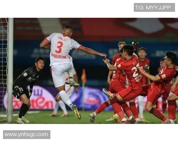 中超焦点战建业迎战上港争夺季后赛资格全力以赴展现球队实力