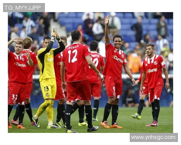 曼联与北京国安2005年友谊赛回顾:足球盛宴的激情碰撞与历史瞬间 曼联与北京国安2005年友谊赛回顾:足球盛宴的激情碰撞与历史瞬间