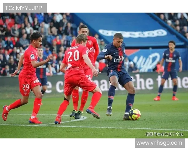 阿雅克与尼姆的激烈对决揭示法甲新赛季的竞争格局与球队实力分析