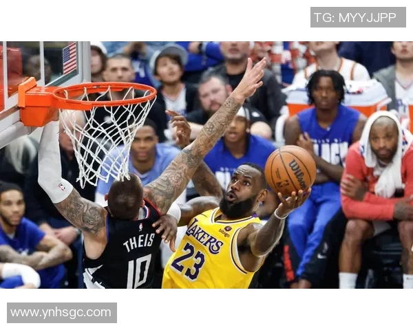 马刺与雷霆常规赛激战回顾球员表现与战术分析全面解读